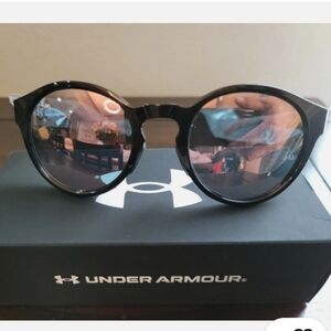 UNDER ARMOUR INFINITY SUNGLASSES NWT Case & Cloth